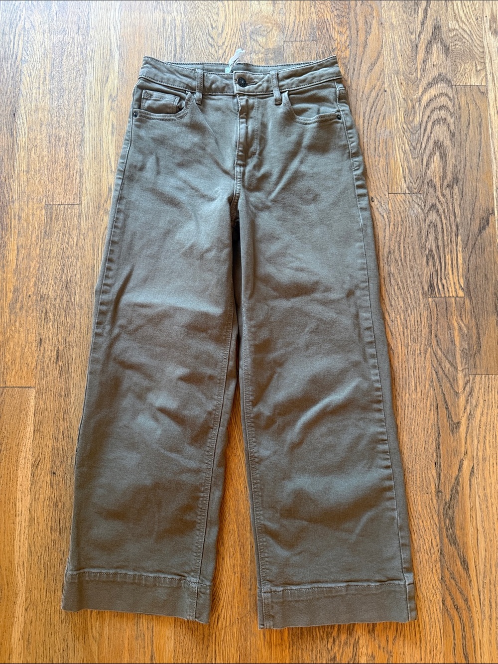 Carly Jean Los Angeles Wide-Leg Cropped Jeans in Olive